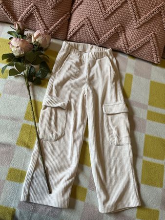 Cropped cream corduroy cargo pants 4-5 years (110cm)