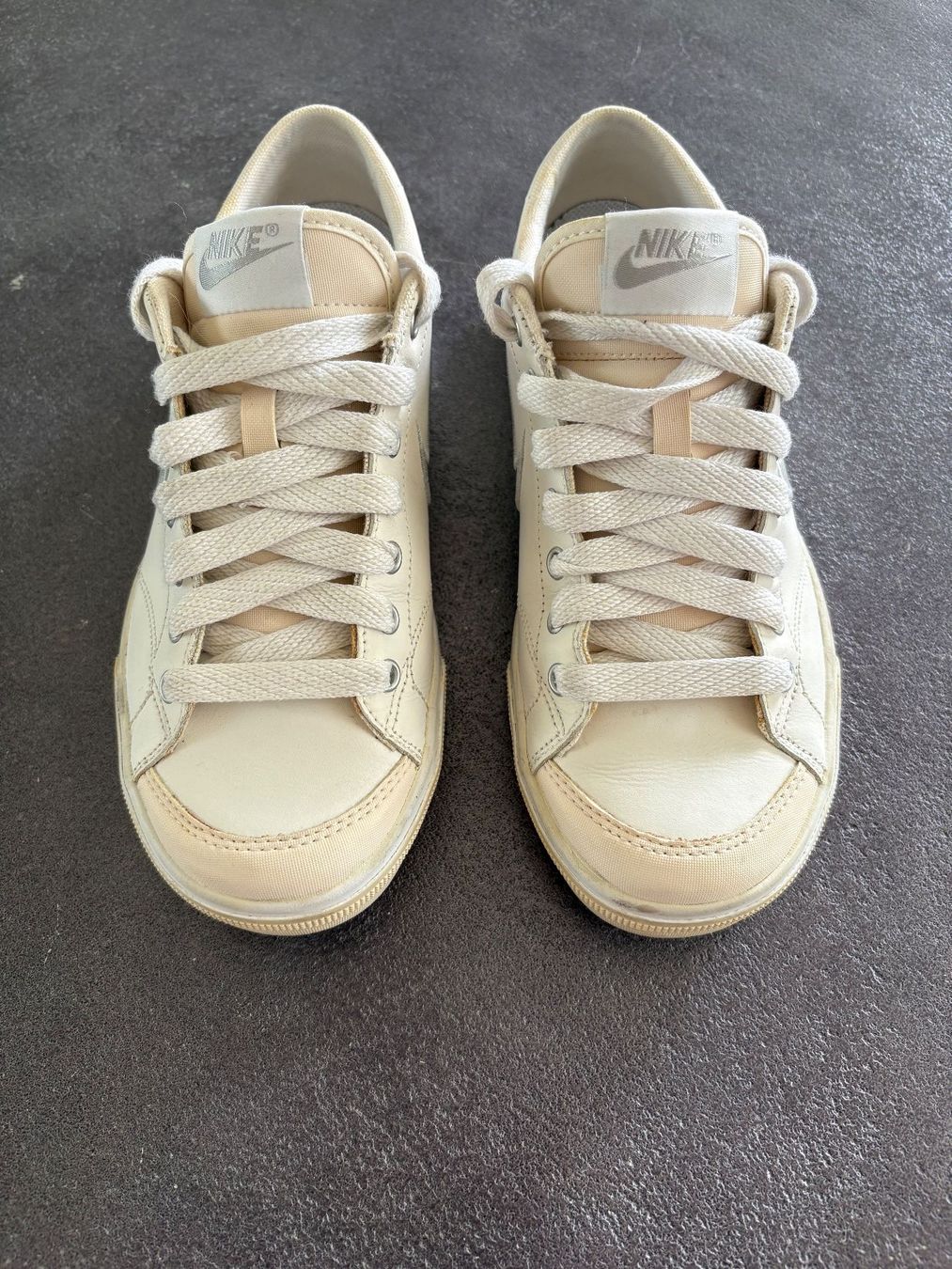 Nike Scarpe da donna: Damen Sneaker Nike weiss Grösse 37 – Usato da Flawil venduto da HeisseReifen