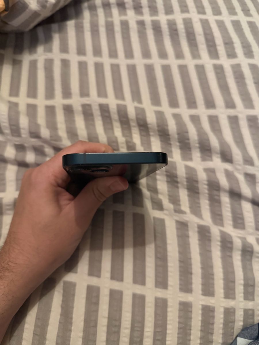 Apple Telefoni cellulari / Smartphones: iPhone 13 128Go noir – Usato da Nyon venduto da lio_5n8l 5