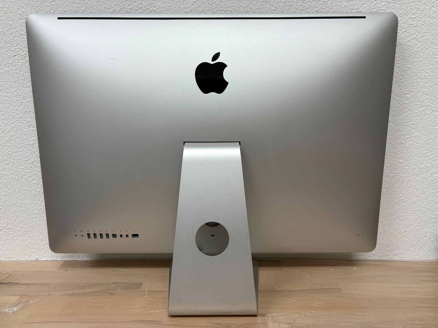 Apple PCs: iMac 27“ Mid 2011 – Defekt aus Locarno von fox_zb9y