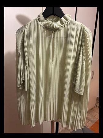 Samsøe Samsøe Light Green Pleated Top – Elegant Summer Style