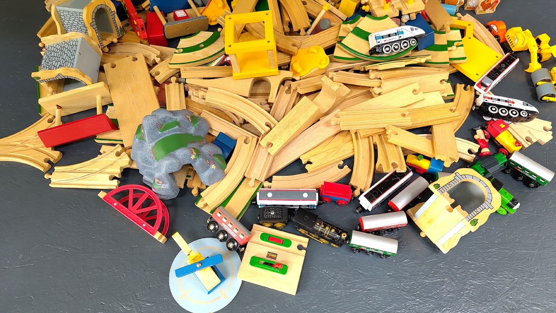 Brio Spielzeuge: Holzeisenbahn Brio/Bea diverse Teile – Gebraucht aus Malters von mavoma 5