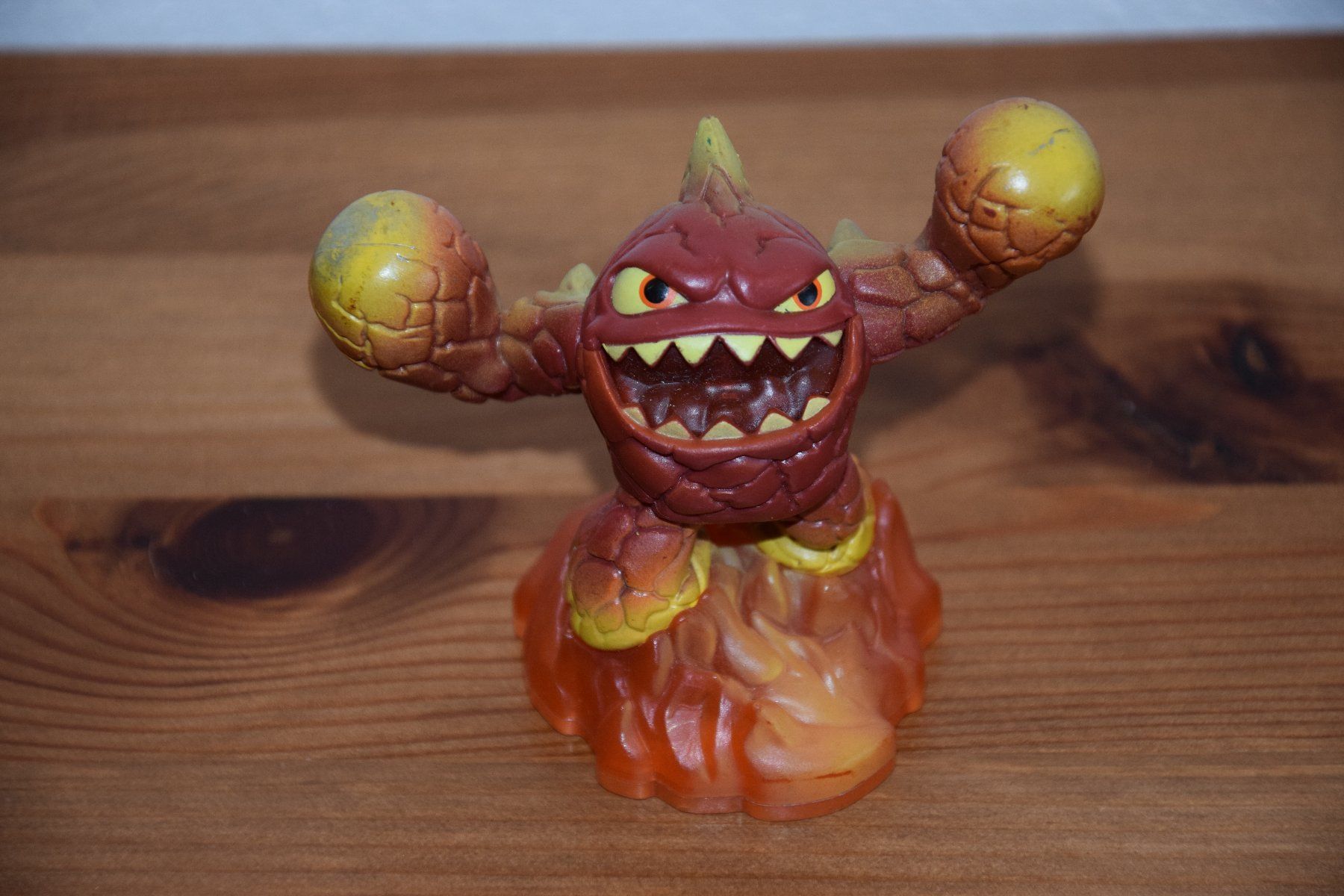 Nintendo Statuette: Skylanders Figur: Eruptor Lightcore (level 6 + upgrade) – Usato da Mezzovico venduto da finsteraar
