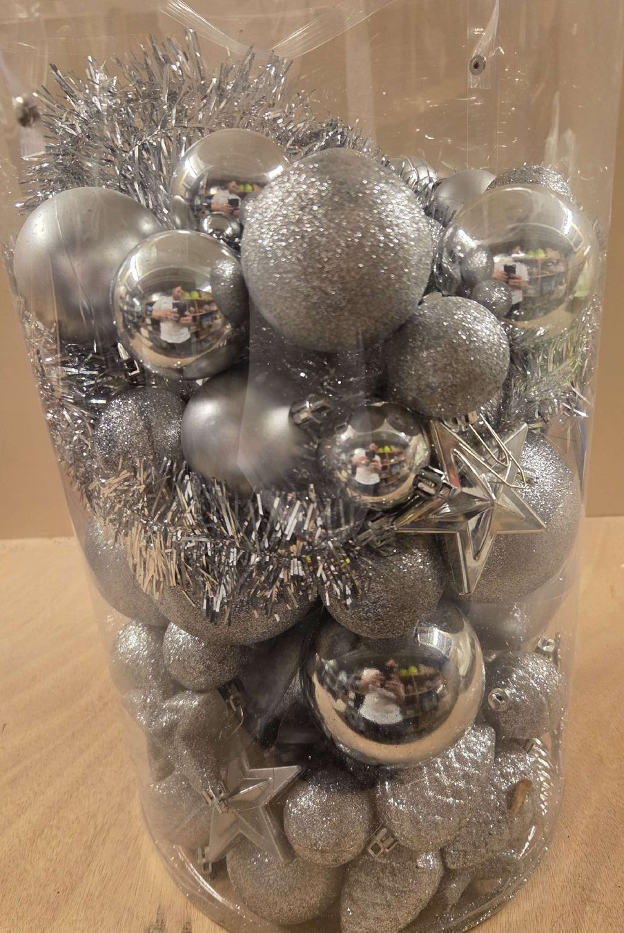 Tutte le decorazioni: Weihnachtsbaumkugeln und Sterne Silber Set – Usato da Fraubrunnen venduto da Ra_mos
