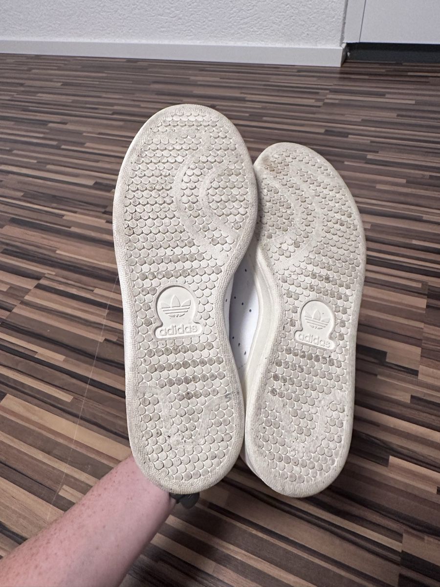 Adidas Herrenschuhe: Adidas Stan Smith Turnschuhe Weiss Rot – Gebraucht aus Oftringen von sonjax3 2