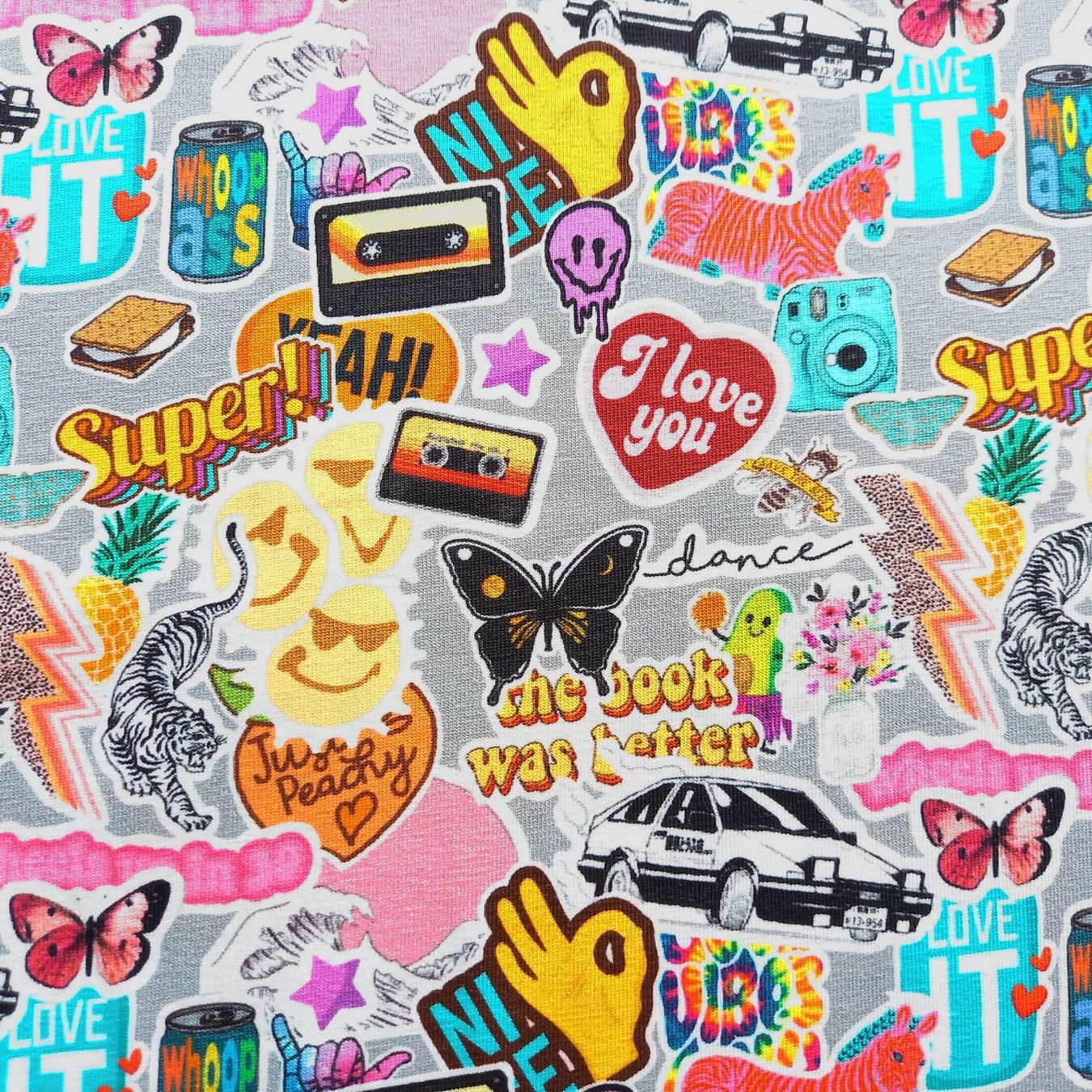 Tessuti: Jersey Stickers grau/bunt – Nuovo e nell'imballaggio originale da Winterthur venduto da Kimbana
