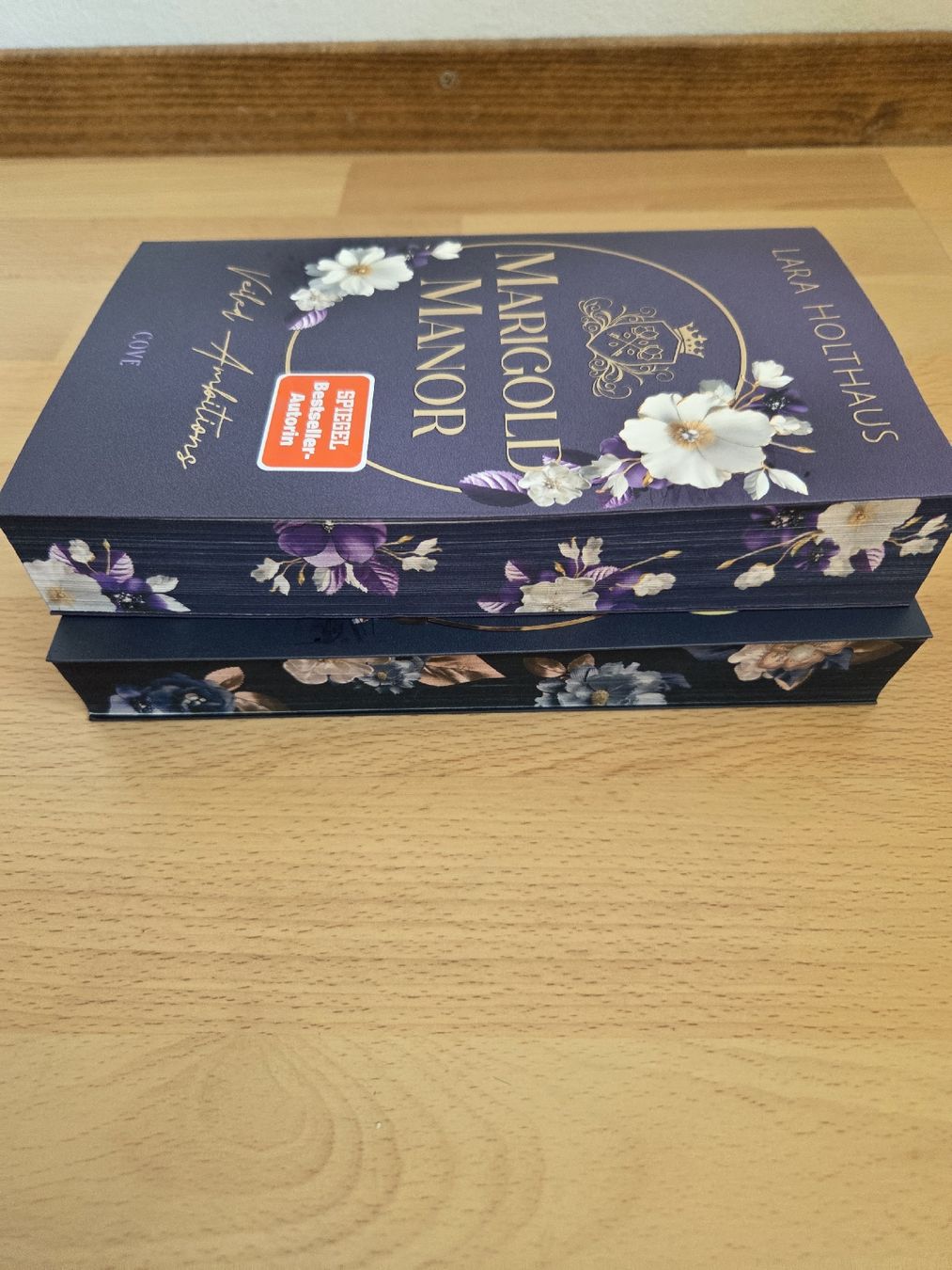 Libri: 2x Marigold Manor Bücher von Lara Holthaus, – Usato da Goldau venduto da eli_cg8t 2