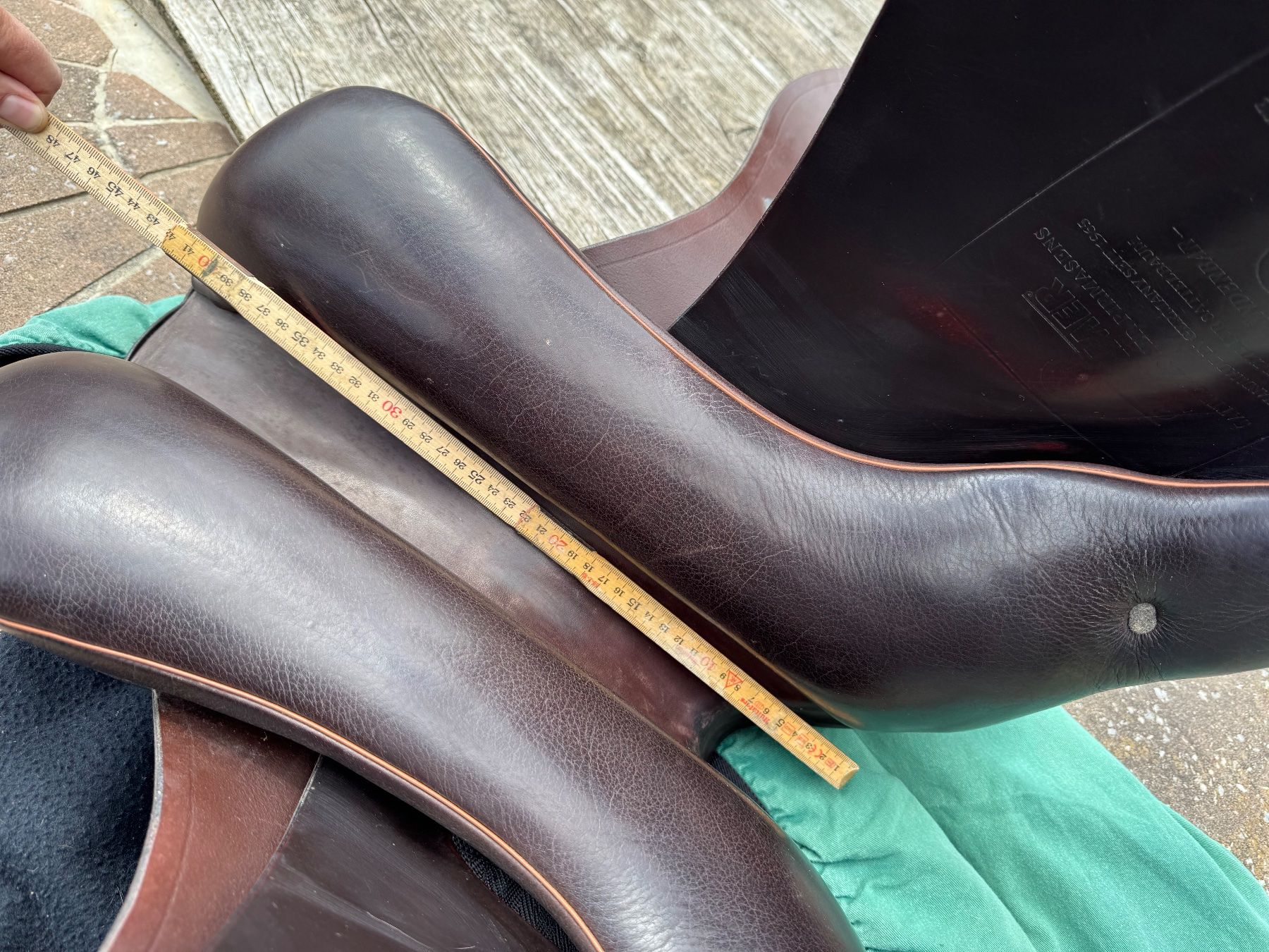 Selles, accessoires: Sommer Sattel Esprit 17.5, Kammer 31,5 – D'occasion à Suberg par BlueSea 3