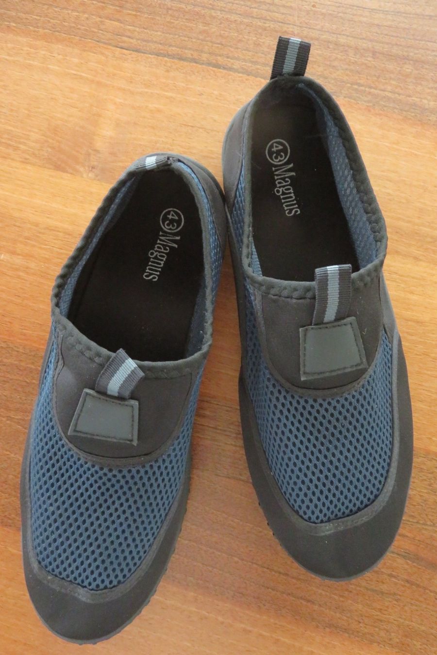 Scarpe da uomo: Strand-/Badeschuhe Grösse 43/44 – Nuovo (secondo la descrizione) da Wil ZH venduto da Tamagy