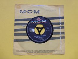Connie Francis – Don't Break The Heart That Loves You