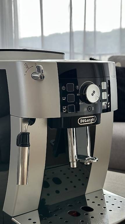 Macchine per caffè & Macchine per espresso: Delonghi Magnifica S Kaffeevollautomat  – Usato da Wangen b. Olten venduto da Pavinitha 3