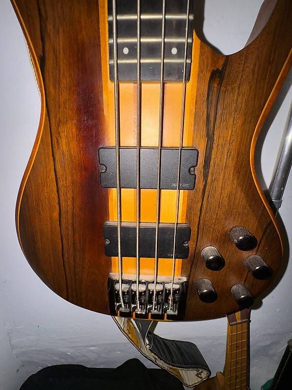 Musikinstrumente: cobra e-bass – Gebraucht aus Zürich von jan_mck9 1