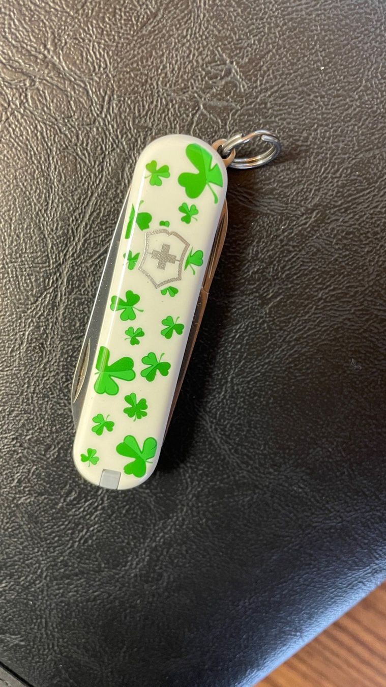 Victorinox Taschenmesser: Victorinox Classic 2010 LE Trifolium – Neu (gemäss Beschreibung) aus Dallenwil von jeni152