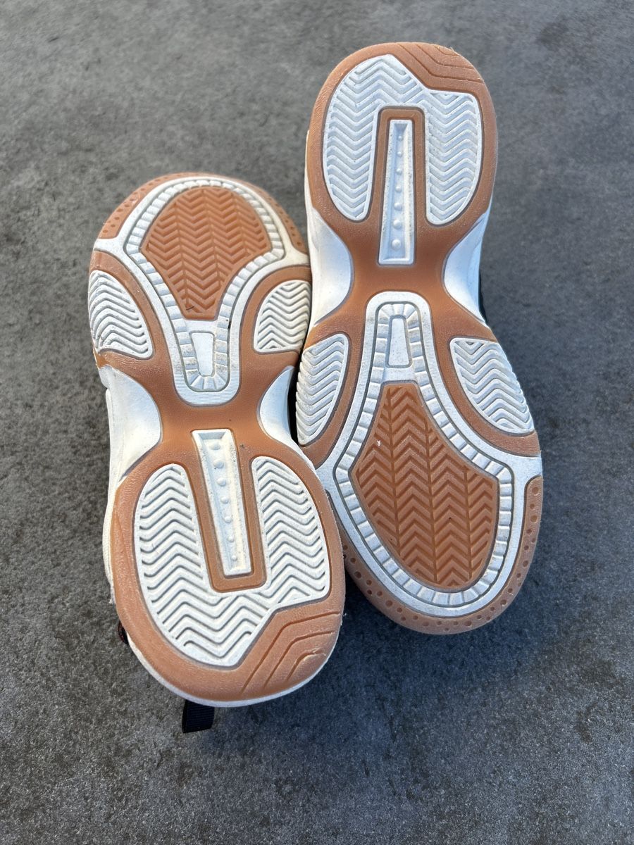Herrenschuhe: Fila Turnschuhe, Grösse 37. Hallenschuh – Gebraucht aus Arisdorf von Checkmaster 3