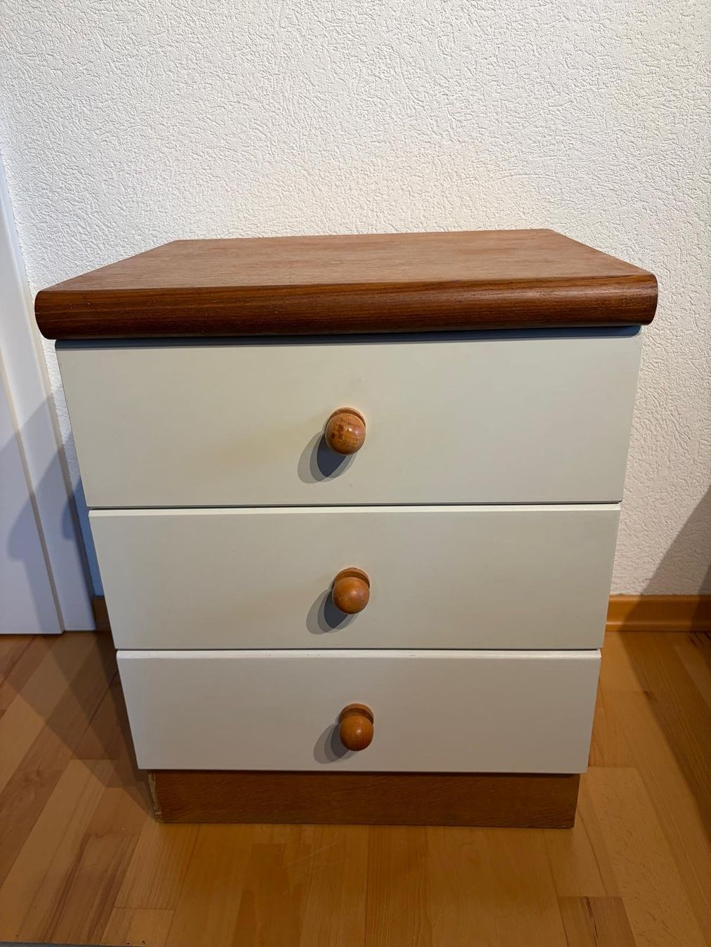 Comodini: Table de nuit en bois / pin – Usato da Granges (Veveyse) venduto da smi_kcf5