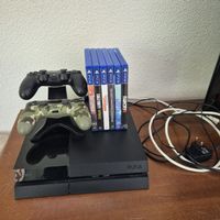 Sony Playstation 4 mit 2 Controller und 6 Spiele