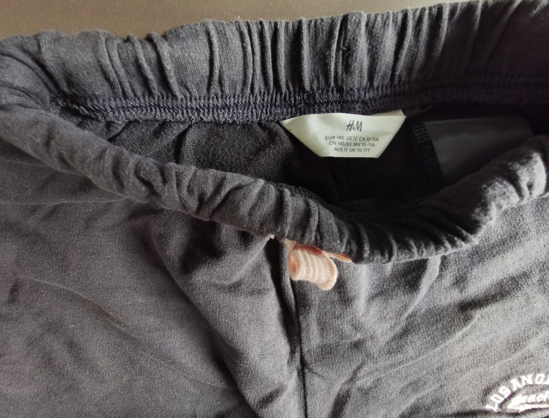 H&M Pantaloni: schwarze Shorts H&M, Grösse 146/152 – Usato da Jona venduto da Loki40 2