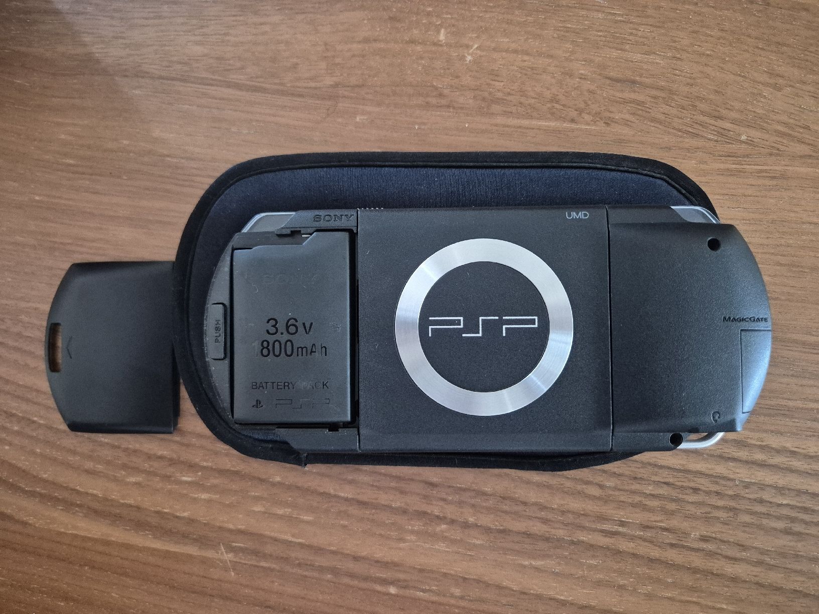 Sony Console: Sony PSP Giga Pack, complete set – Usato da Zürich venduto da c_c_hh2j 2