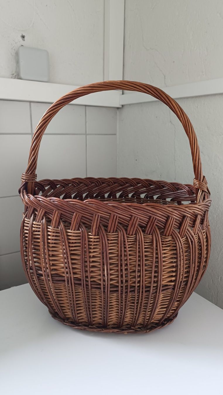 Autres articles pour la maison: Schöner Weide Korb gross vintage – D'occasion à Zürich par Jul69