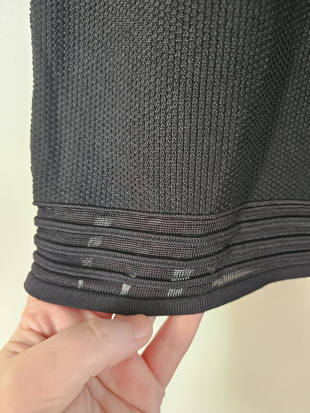 Sandro Maglioni & Felpe: Sandro black knit top – Nuovo (secondo la descrizione) da Zürich venduto da Ada2 3