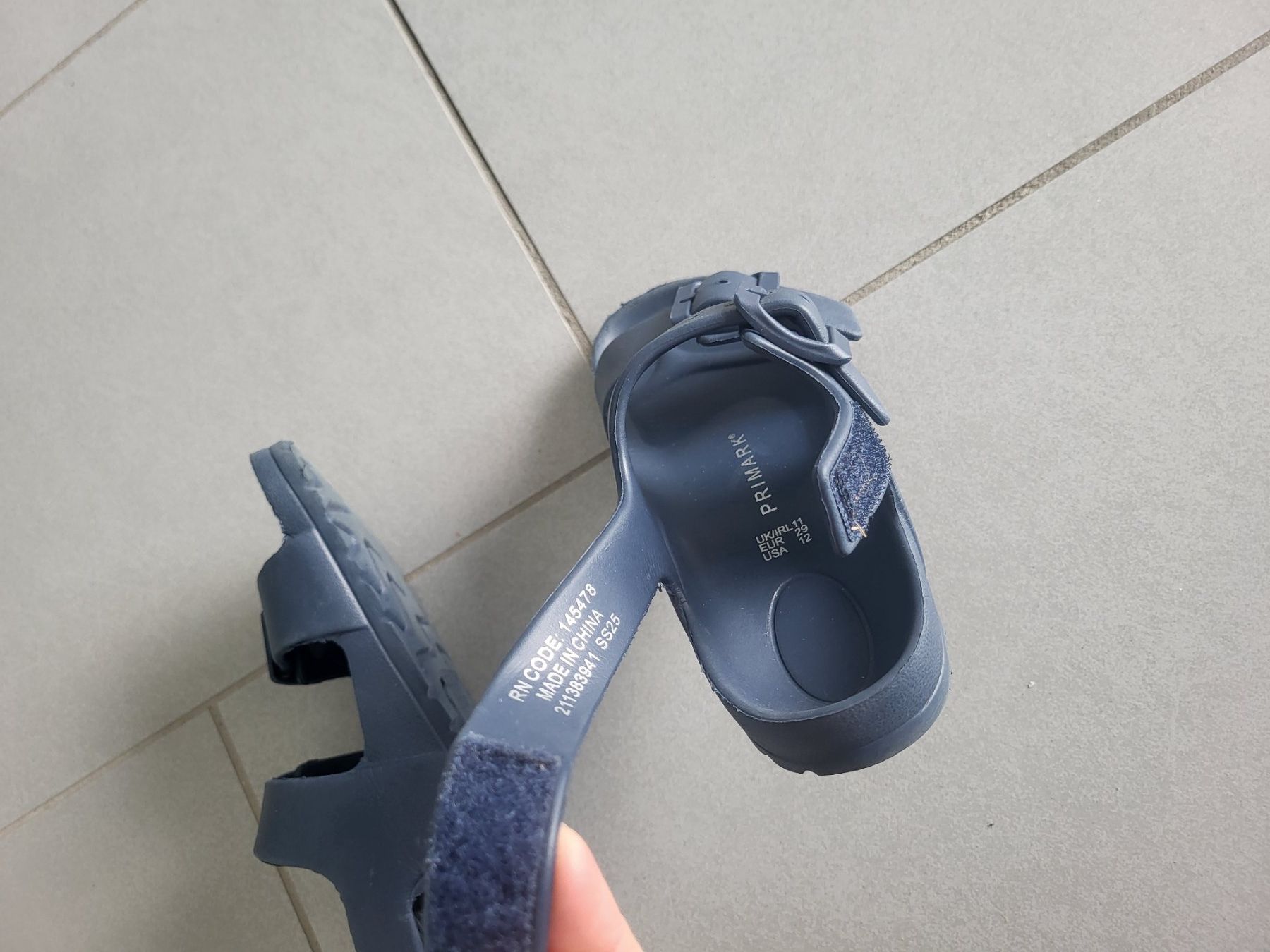 Scarpe per ragazzi: Badesandalen gr. 29 Badeschuhe – Usato da Boswil venduto da i12i 6