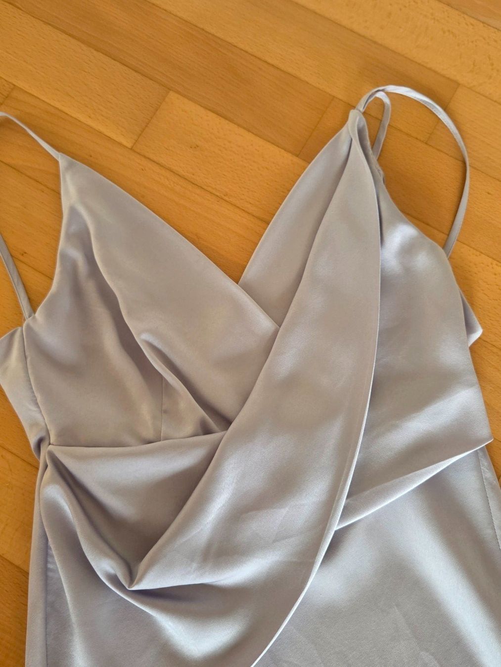 Asos Robes: schönes Kleid von ASOS – D'occasion à Wängi par Bibo4. 2