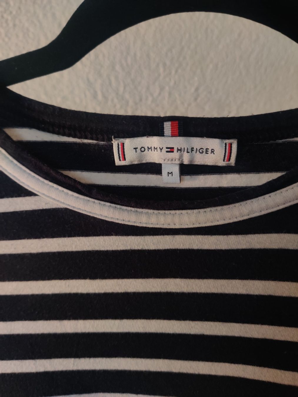 Tommy Hilfiger Top: T-shirt Tommy Hilfiger taille M – Usato da Fribourg venduto da cou_v62j 2