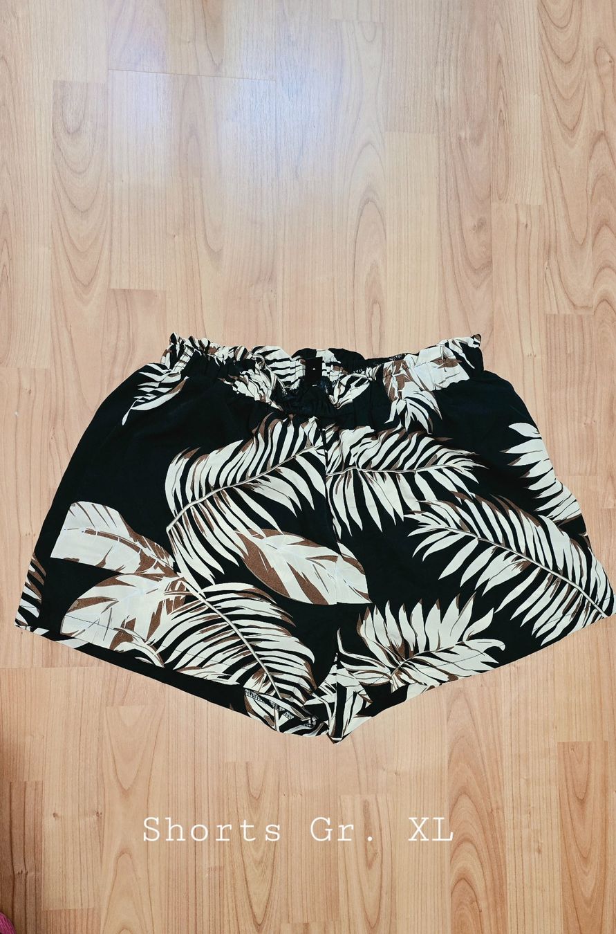 Pantaloni: Shorts Gr. XL – Usato da Sumiswald venduto da van_tfv5