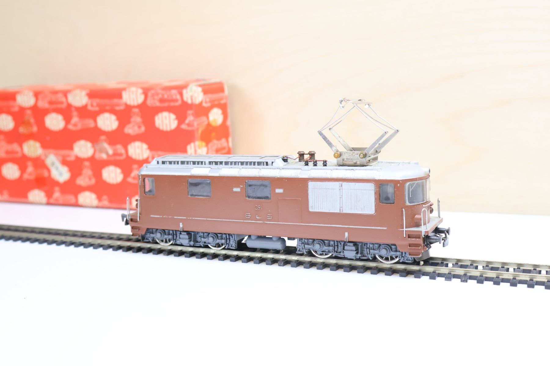 Hag Modellini di ferrovie: HAG BLS Re 4/4 E-Lok - H0 DC – Usato da Winterthur venduto da Monstera 5