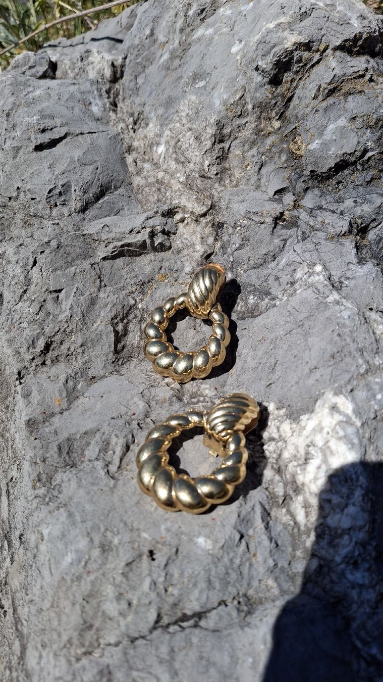 Dior Orecchini pendenti & Orecchini a lobo: Goldene Christian Dior Ohrringe – Usato da Brienz BE venduto da mondchatz1