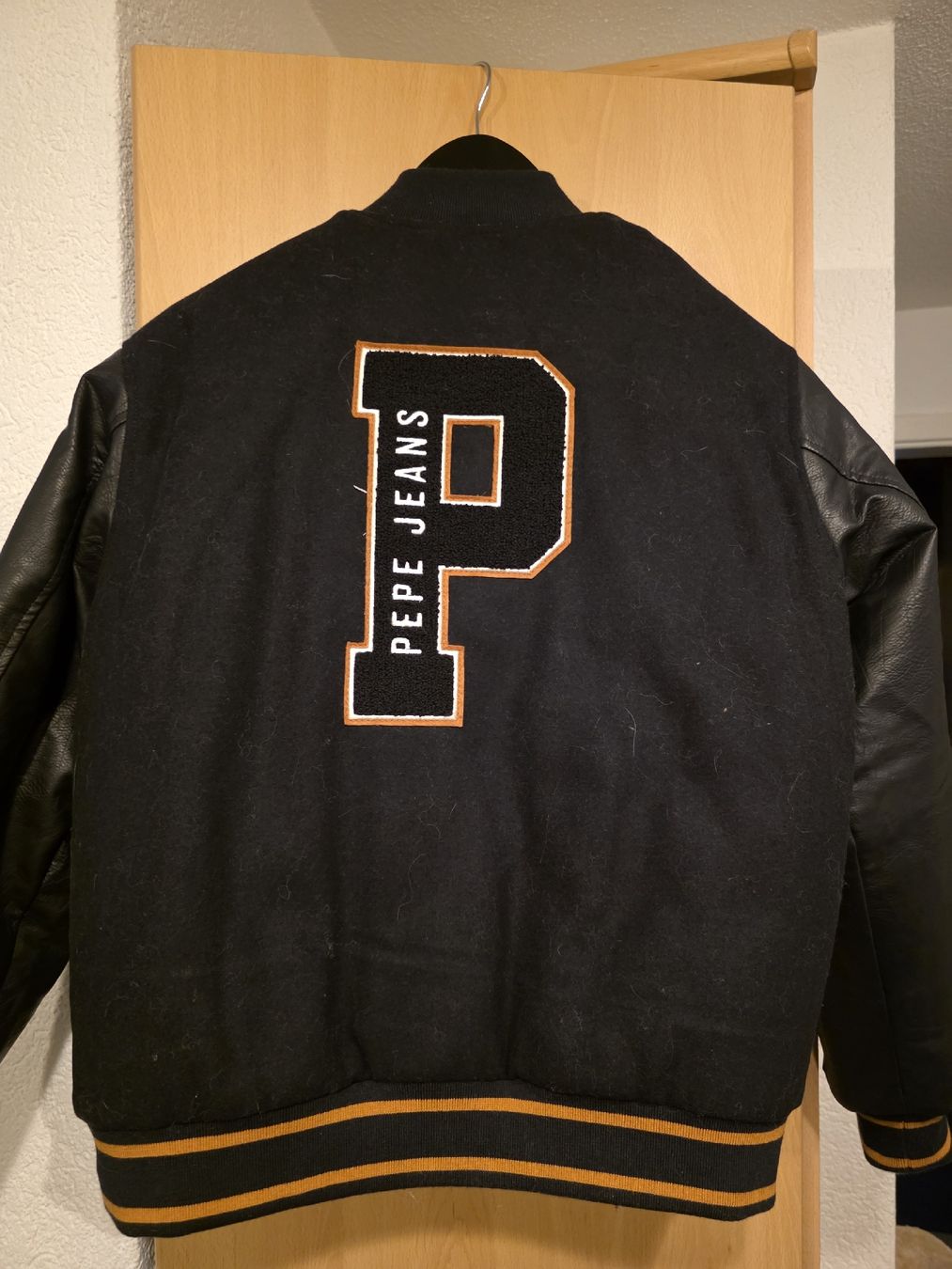 Pepe Jeans Jacken: Jacke – Gebraucht aus Visp von san_d7s8 1