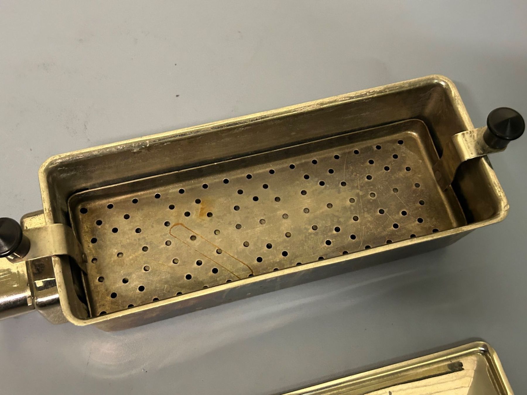 Pasti del neonato: Antiker Sterilisationskocher elektrisch – Usato da Etzelkofen venduto da Botti50 1