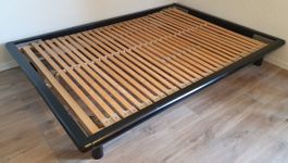 Cadre de lit avec sommier 140cm x 200cm (Pfister)
