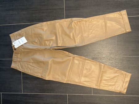 Zara Kunstlederhose beige Grösse XS neu