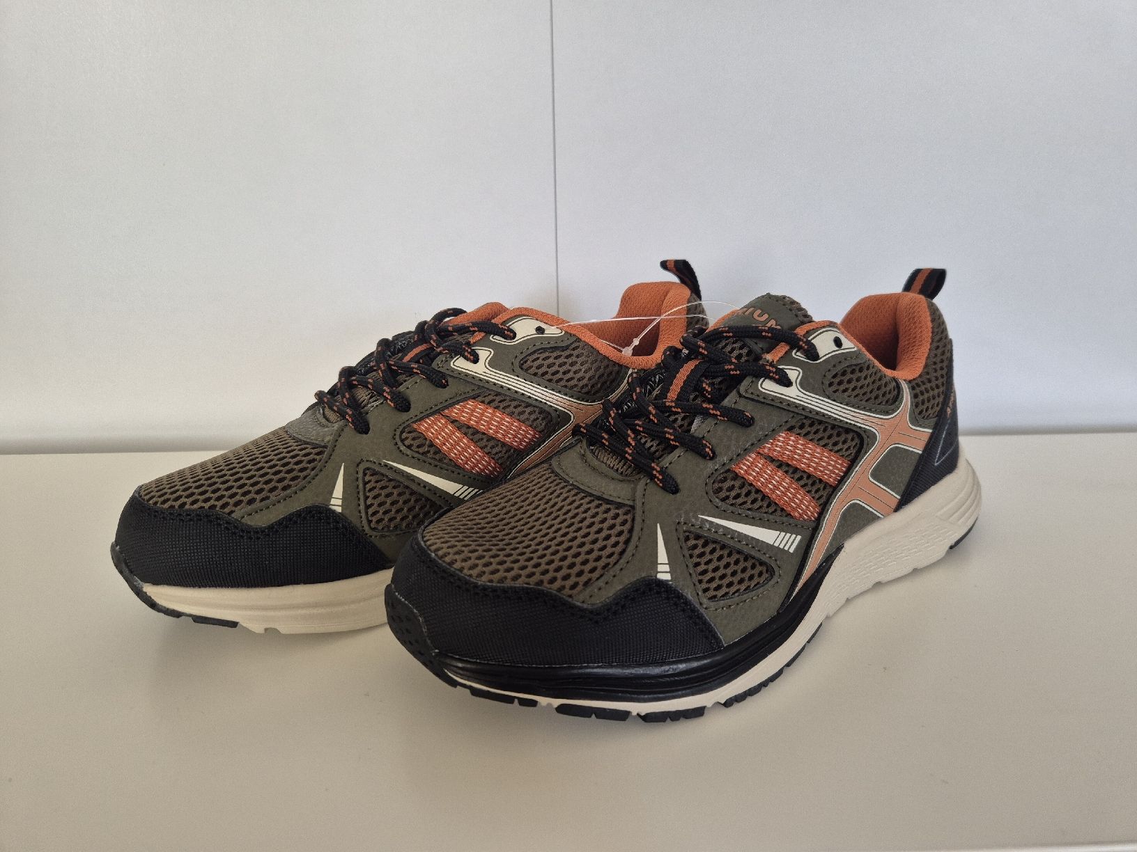 Scarpe da uomo: Atrium Turnschuhe / Sneaker 36 NEU – Nuovo e nell'imballaggio originale da Meggen venduto da Orrinka20 2