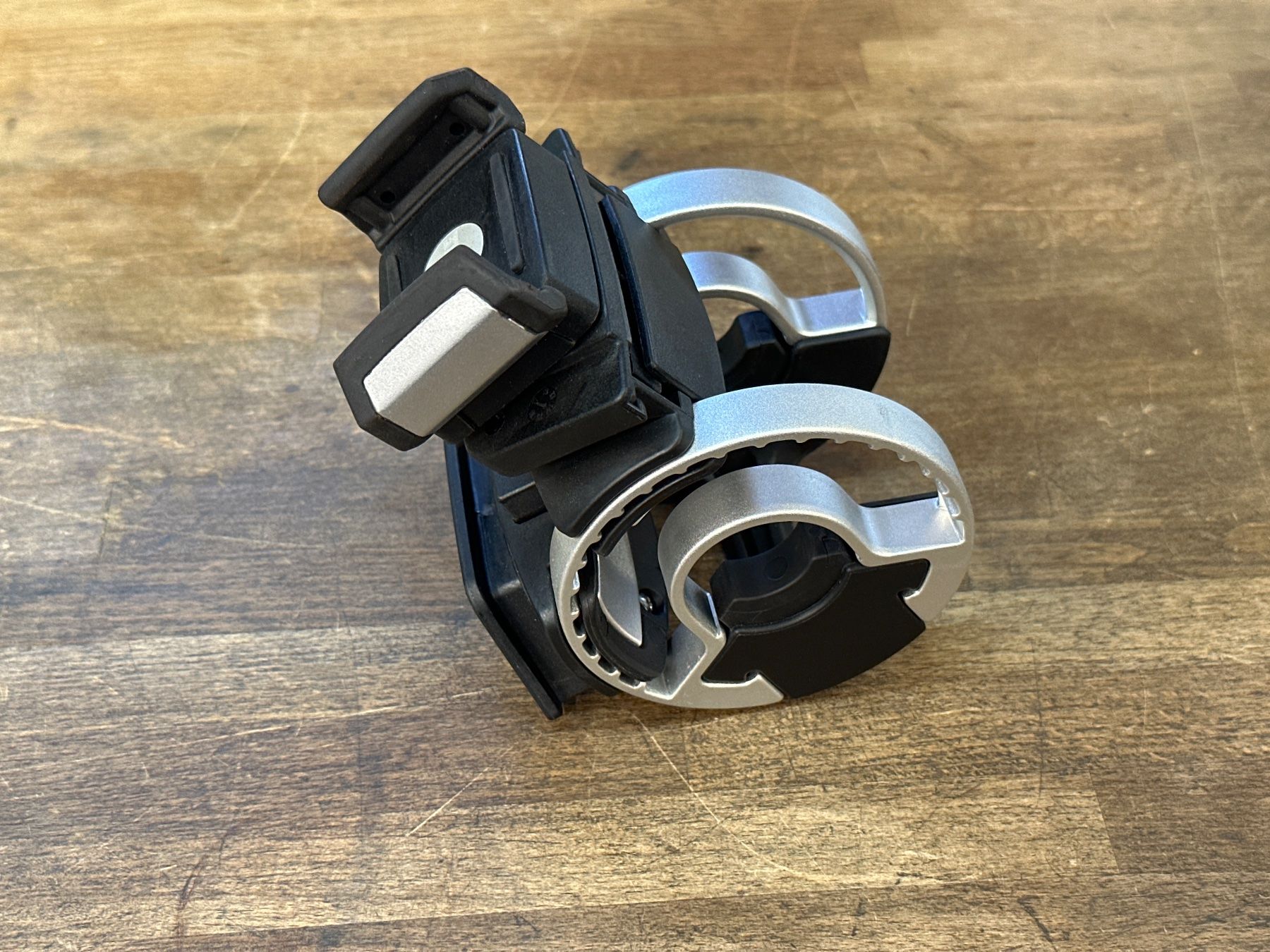 Thule Pièces détachées: Thule "Pack 'n Pedal" Lenker Halterung mit Handyhalter – D'occasion à Basel par BICICLETTISTA 3