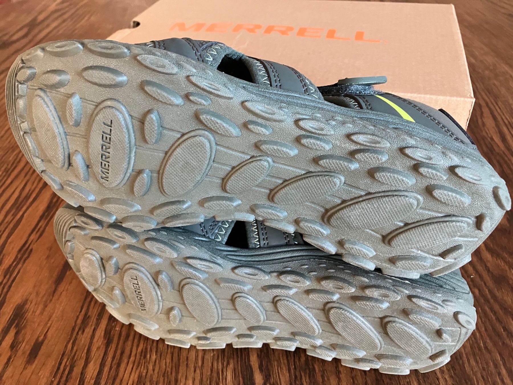 Merrell Chaussures garçon: Merrell Sandale Hydro 2 Olive Gr. 35 Neu mit Karton – Neuf avec emballage d'origine à Lausanne par Julerde 2