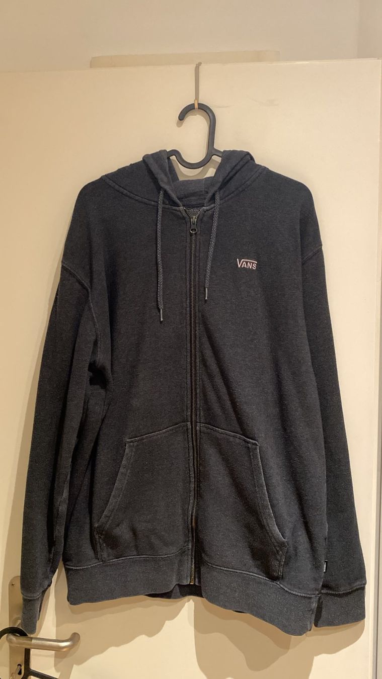 Pullover & Sweatshirts: Vans sweatjacke Grau Grösse M – Gebraucht aus Zürich von drummergirl98