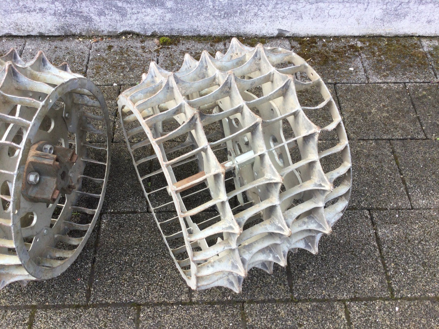 Aebi Trattori: Gebrauchte Eisen Stachelräder für Aebi? – Usato da Wangen SZ venduto da kuriosum12 5