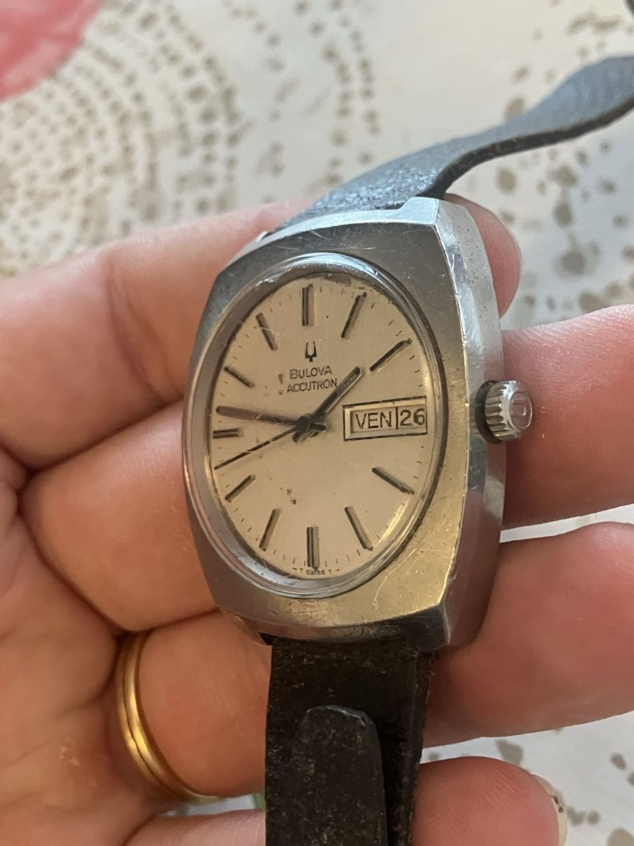 Bulova Uhren: Bulova accutron  – Defekt aus Fribourg von Snoopy-Mousi 1