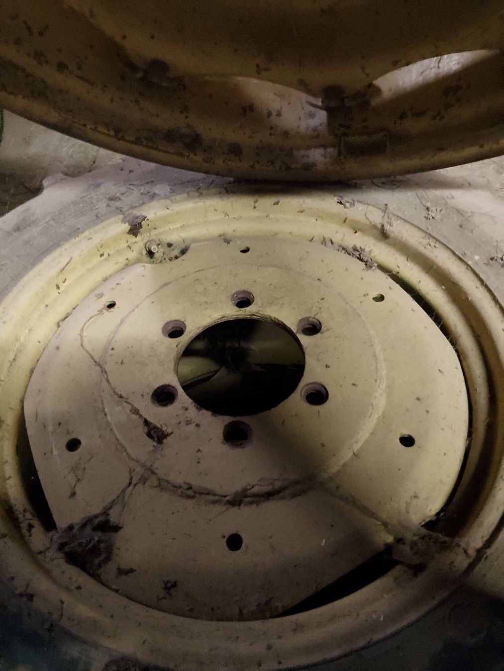 John Deere Trattori: Felgen zu John Deere 2030 – Usato da Bowil venduto da fah_z58p 4