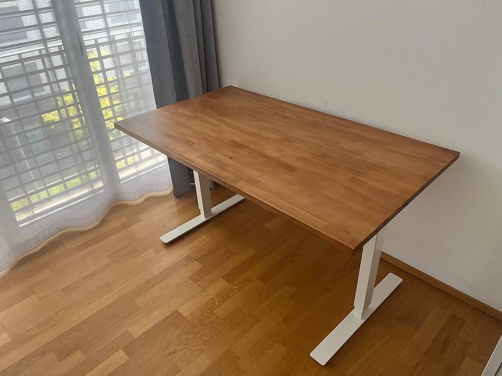 Bureaux: Bürotisch / Stehpult – D'occasion à Bern par untercel 1