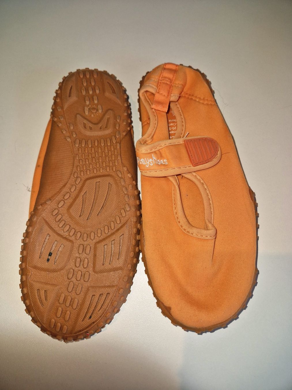 Scarpe per ragazzi: Badeschuhe/ Sandalen Grösse 30/31 – Usato da Stüsslingen venduto da white_angel86 1