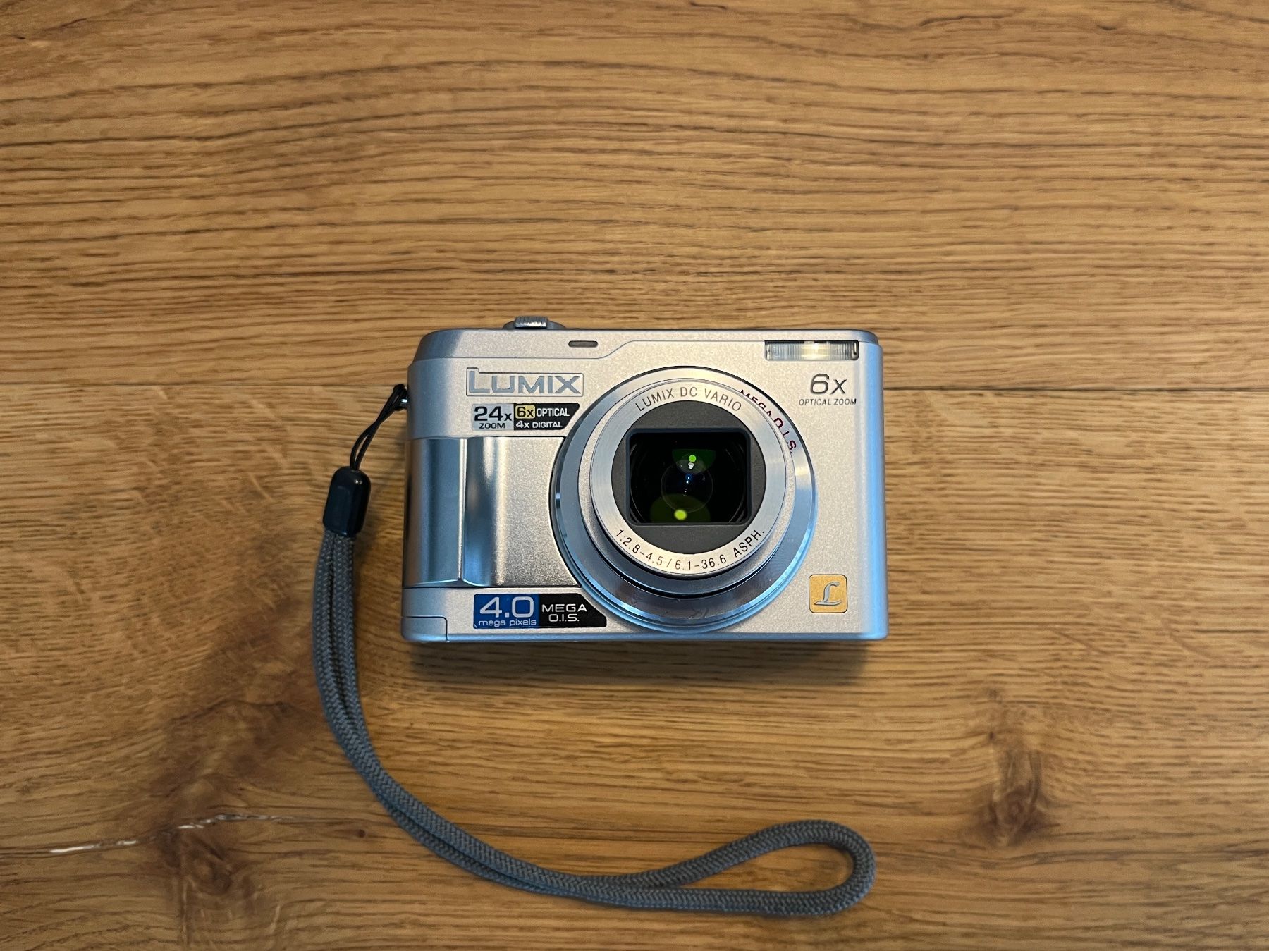 Panasonic Kamera: Panasonic Lumix Vintage Kamera – Gebraucht aus Steinen von nic_yk9v 2
