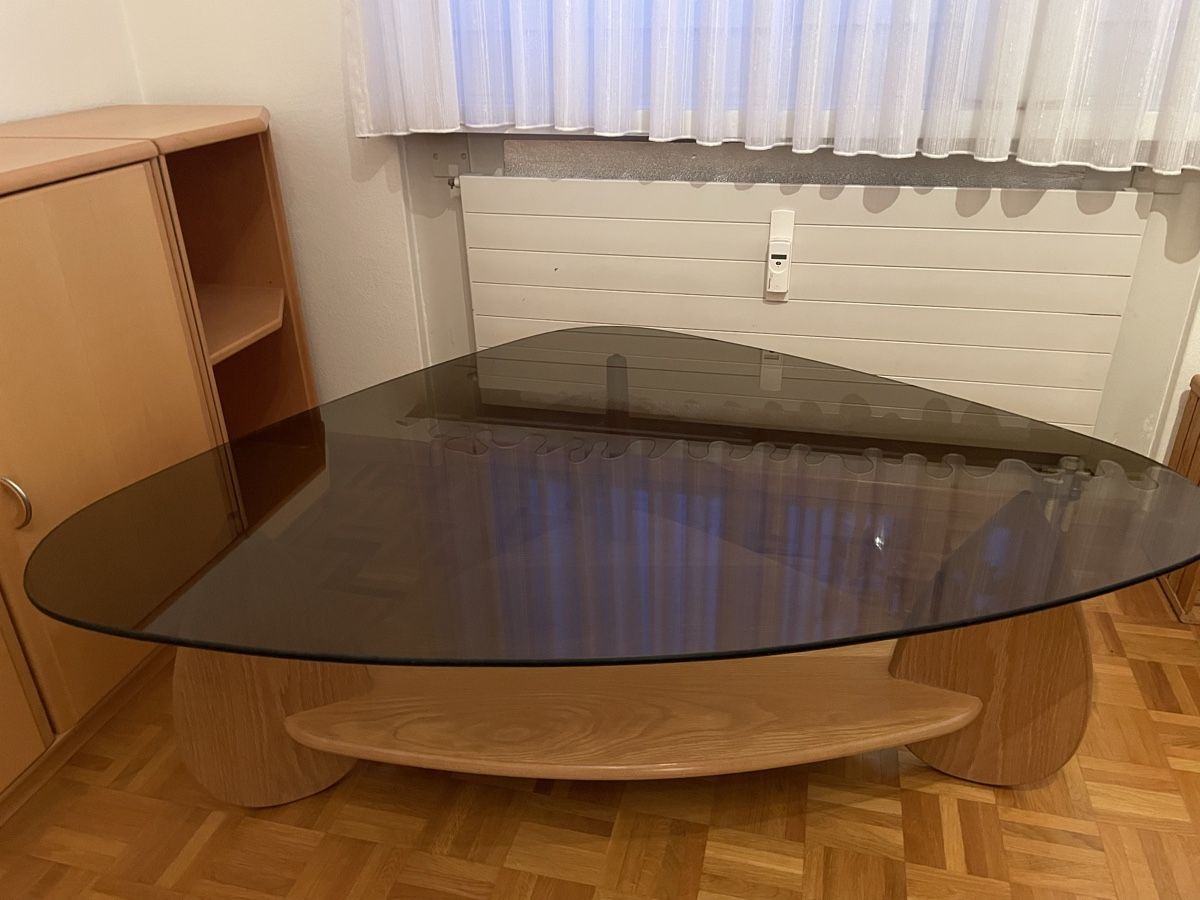Tavoli: Moderner Glas-Couchtisch mit Ablage – Usato da Oberwil BL venduto da Petermib