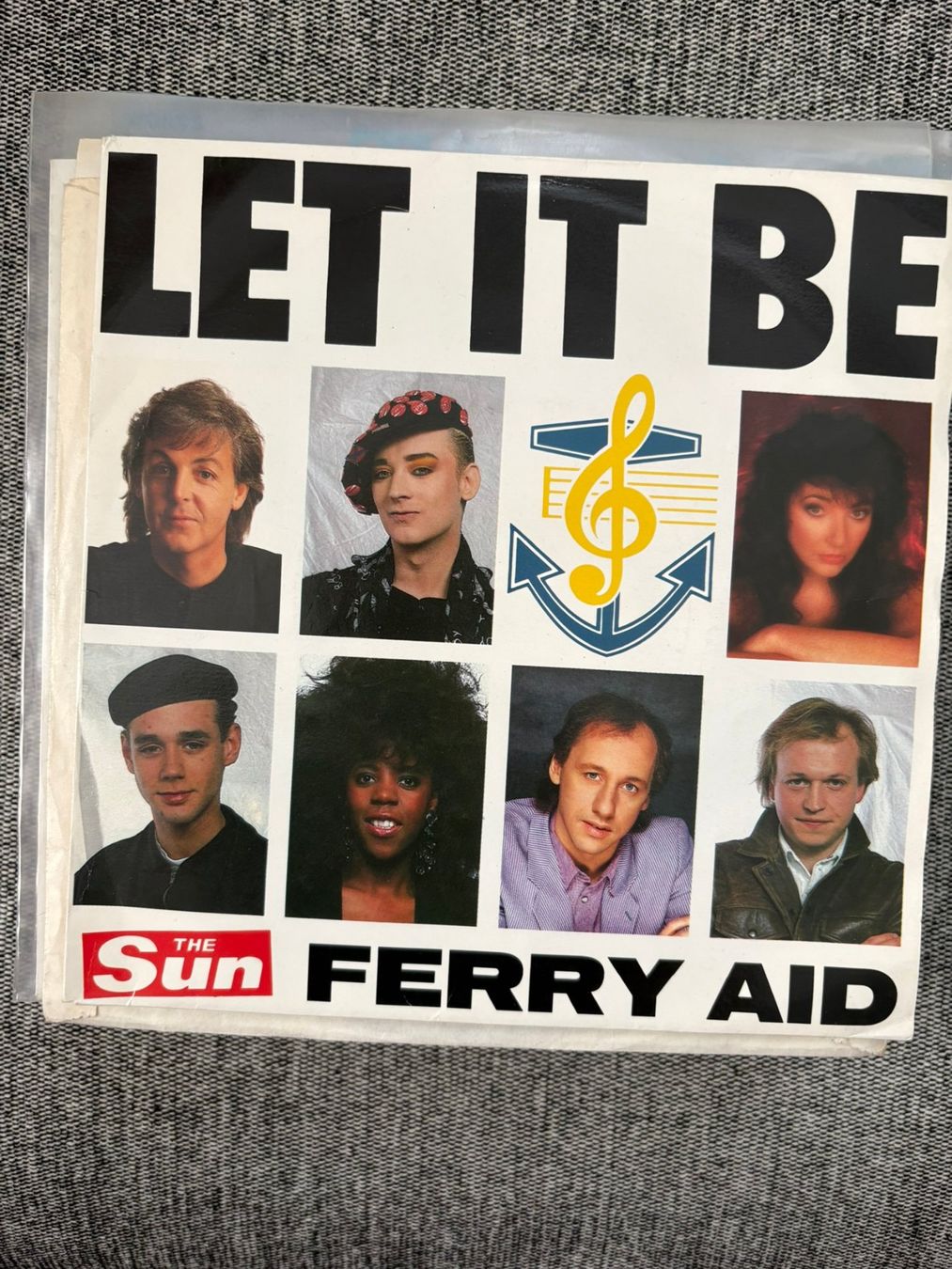 Dischi in vinile: Ferry Aid – Let It Be – Usato da Zofingen venduto da Bigron