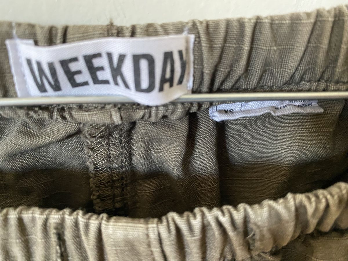 Weekday Pantaloni: Weekday low rise Hose – Usato da Zürich venduto da jeje_55 2