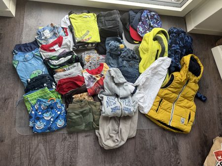 grosses Kleiderset zum austragen
