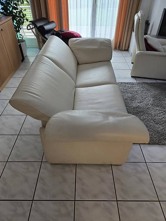 Divani: Hochwertiges Echtleder-Sofa 2-Sitzer cremeweiss – Usato da Feusisberg venduto da ale_7bs2 3