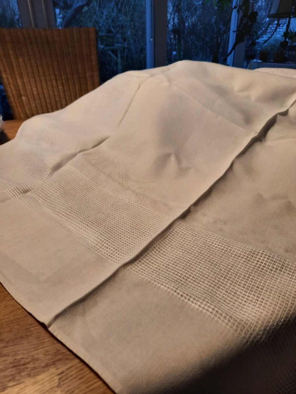 Altra biancheria da tavola: elegante, schlichte kl. TISCHDECKE – Usato da Busswil BE venduto da balu37